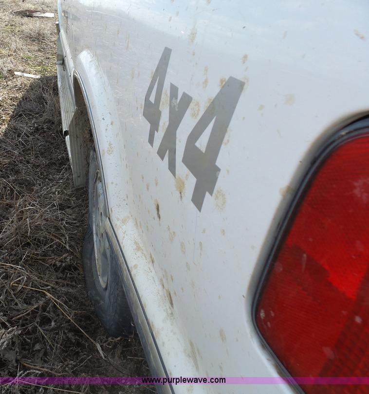 image for item AL9206 1997 Chevrolet S10 Ext. Cab pickup truck