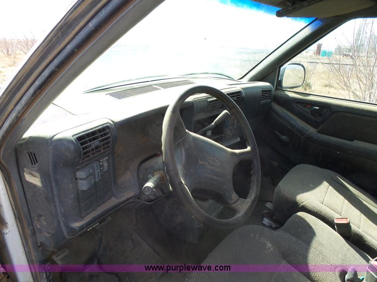 image for item AL9206 1997 Chevrolet S10 Ext. Cab pickup truck