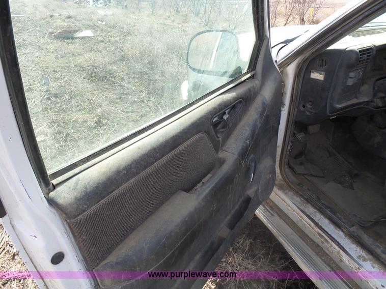 image for item AL9206 1997 Chevrolet S10 Ext. Cab pickup truck