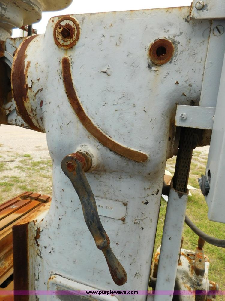 image for item AQ9643 Bridgeport drill press