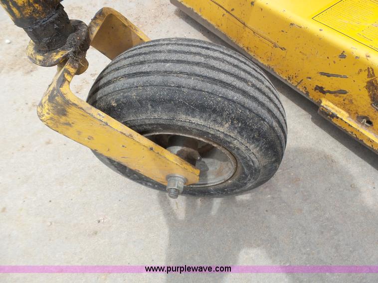 image for item AR9305 Hustler 3200 ZTR lawn mower