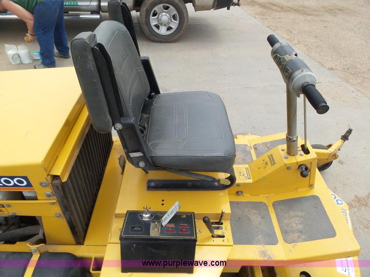 image for item AR9305 Hustler 3200 ZTR lawn mower