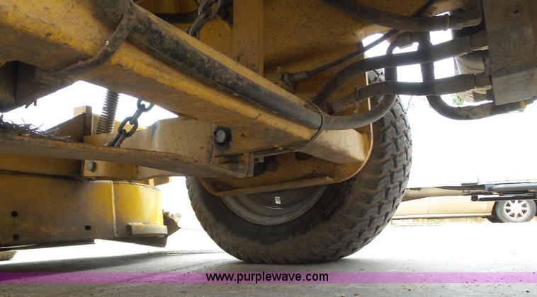 image for item AR9305 Hustler 3200 ZTR lawn mower