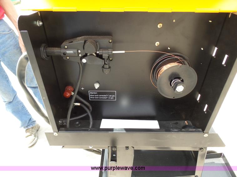 image for item AR9310 CE Extreme Power Mig 195 flux welder