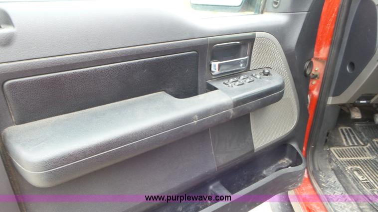 image for item BQ9817 2004 Ford F150 pickup truck