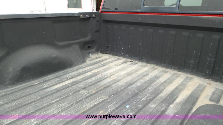 image for item BQ9817 2004 Ford F150 pickup truck