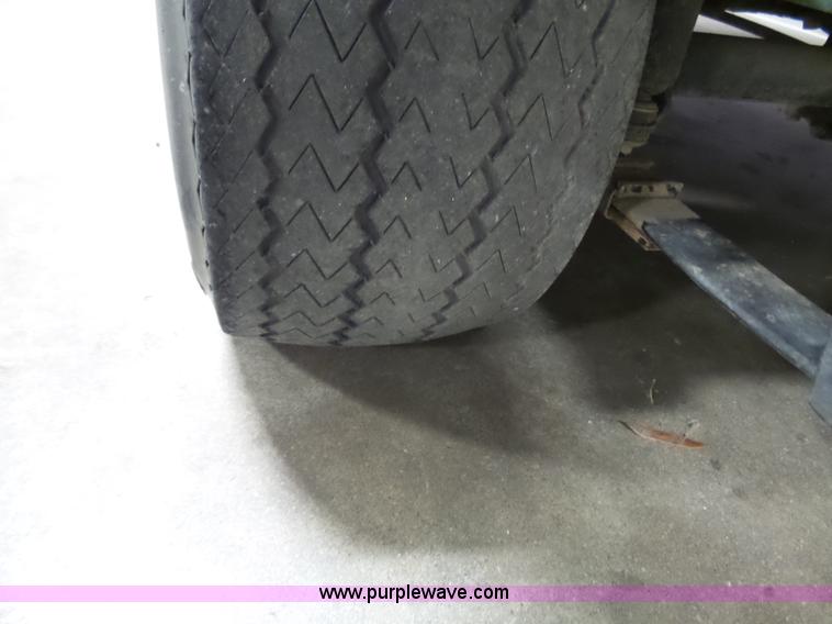 image for item BR9166 2003 Ez-go golf cart