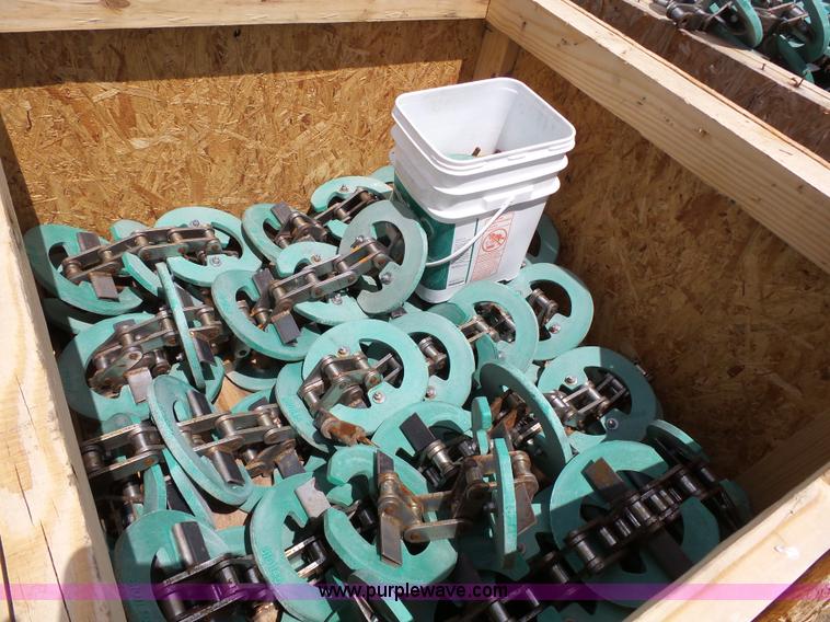 image for item BR9219 Ultmw grain handling paddles and chain