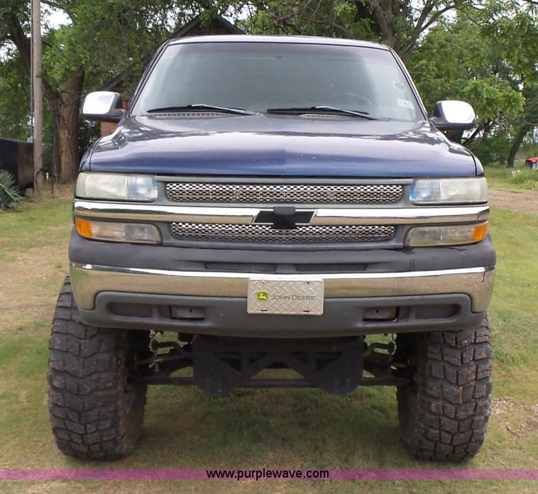 image for item BR9354 2002 Chevrolet Silverado 1500 Ext. Cab pickup truck