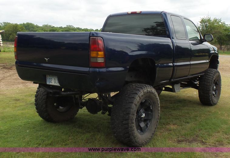 image for item BR9354 2002 Chevrolet Silverado 1500 Ext. Cab pickup truck