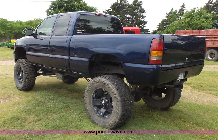 image for item BR9354 2002 Chevrolet Silverado 1500 Ext. Cab pickup truck