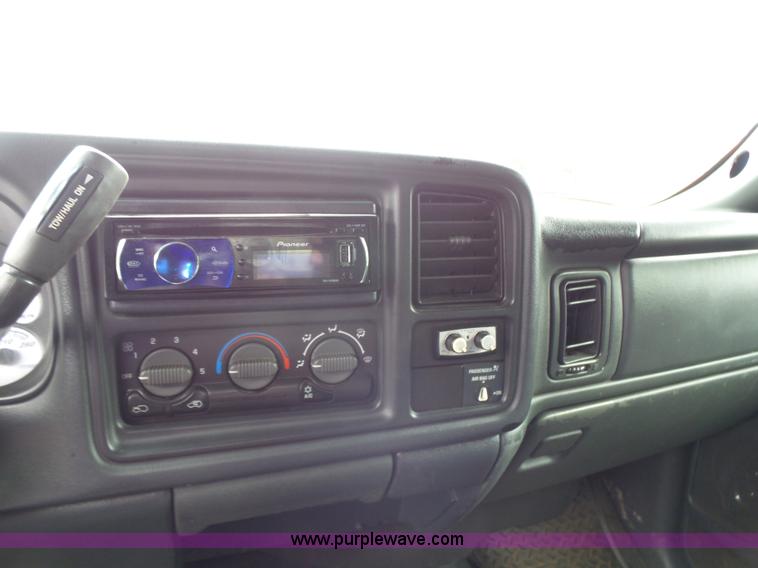 image for item BR9354 2002 Chevrolet Silverado 1500 Ext. Cab pickup truck