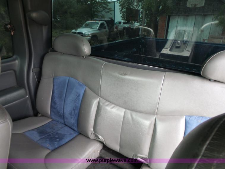 image for item BR9354 2002 Chevrolet Silverado 1500 Ext. Cab pickup truck