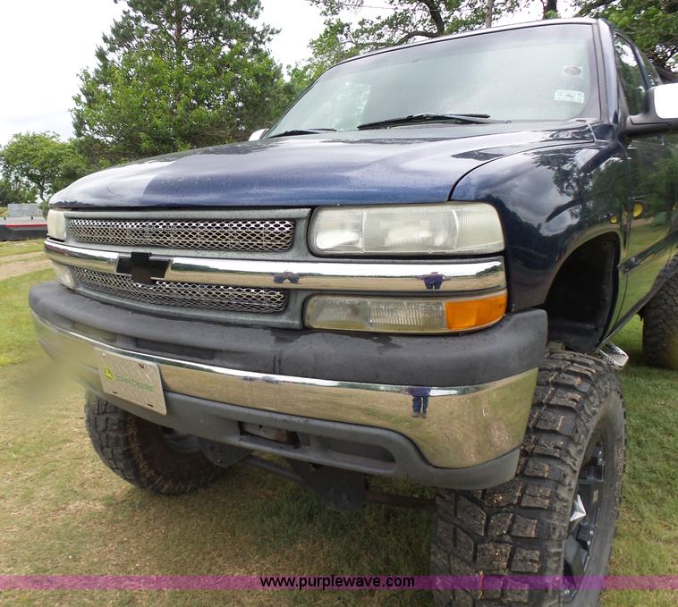 image for item BR9354 2002 Chevrolet Silverado 1500 Ext. Cab pickup truck