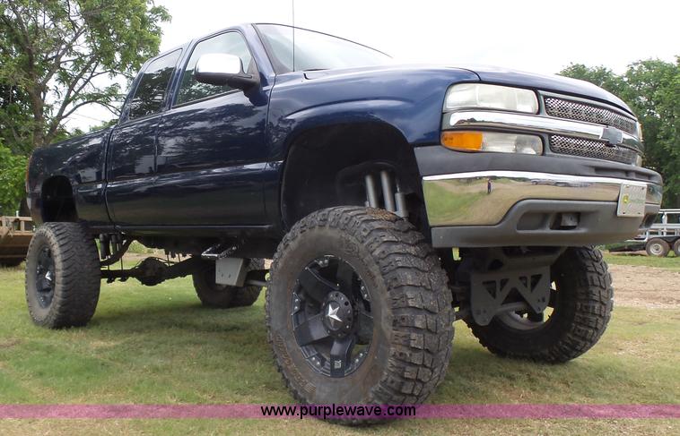 image for item BR9354 2002 Chevrolet Silverado 1500 Ext. Cab pickup truck