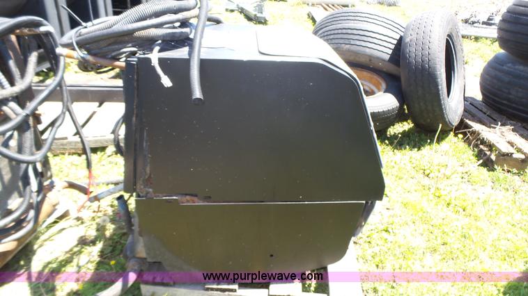 image for item BX9077 (2) auxiliary power units
