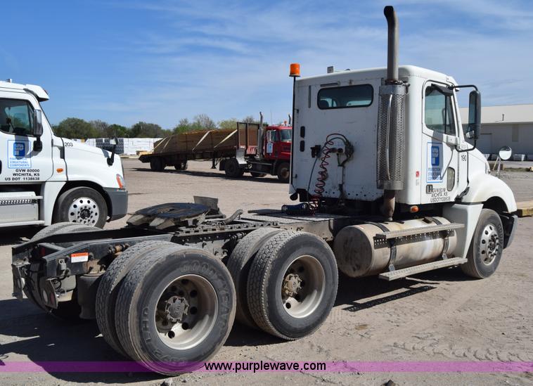 image for item BX9745 2007 Freightliner Columbia semi truck