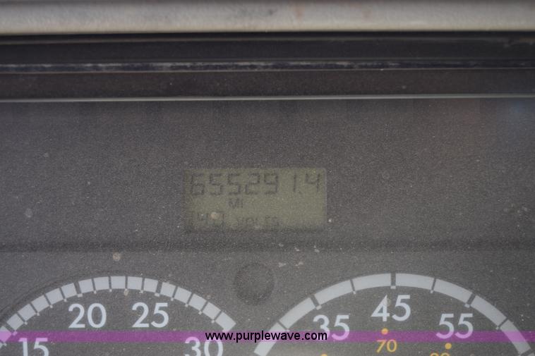 image for item BX9745 2007 Freightliner Columbia semi truck