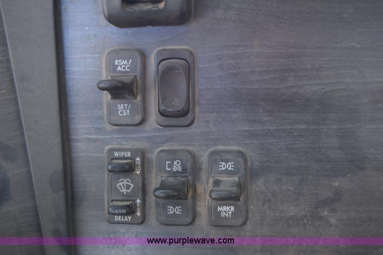 image for item BX9745 2007 Freightliner Columbia semi truck