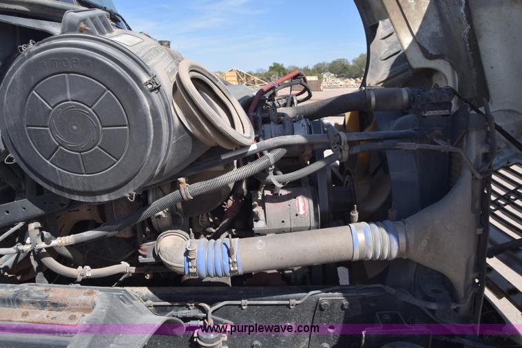 image for item BX9745 2007 Freightliner Columbia semi truck