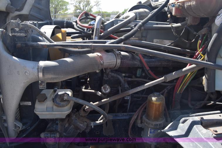 image for item BX9745 2007 Freightliner Columbia semi truck