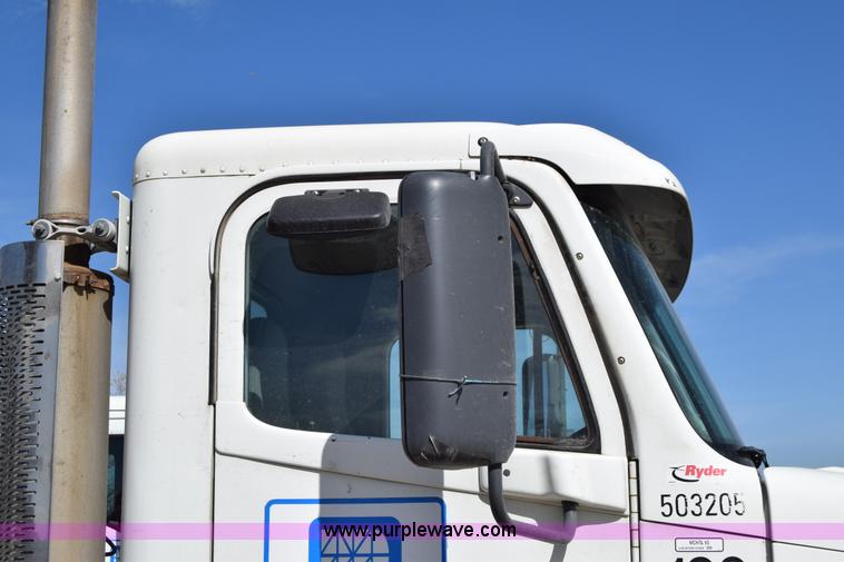 image for item BX9745 2007 Freightliner Columbia semi truck