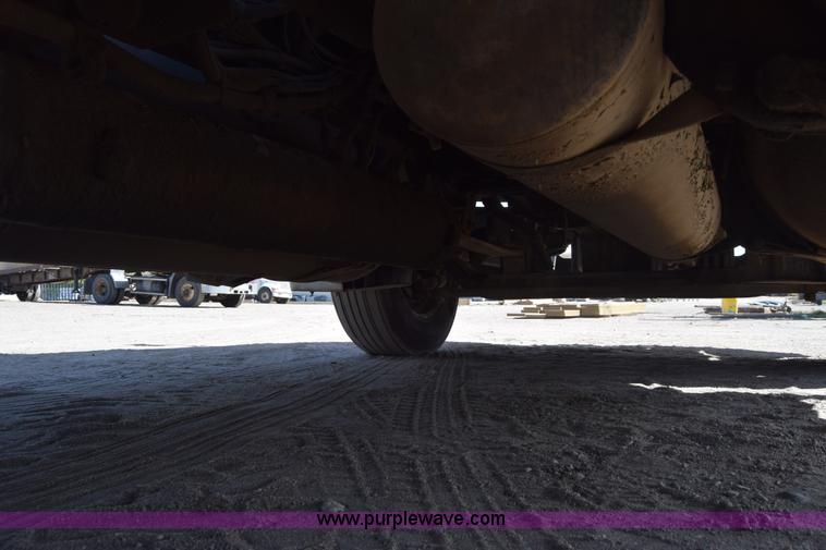 image for item BX9745 2007 Freightliner Columbia semi truck