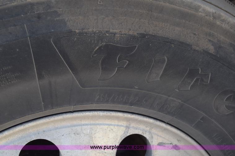 image for item BX9745 2007 Freightliner Columbia semi truck