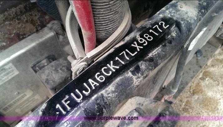 image for item BX9745 2007 Freightliner Columbia semi truck