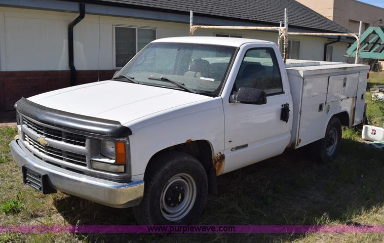 image for item BX9747 1999 Chevrolet 2500 utility truck