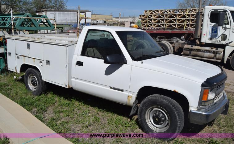 image for item BX9747 1999 Chevrolet 2500 utility truck