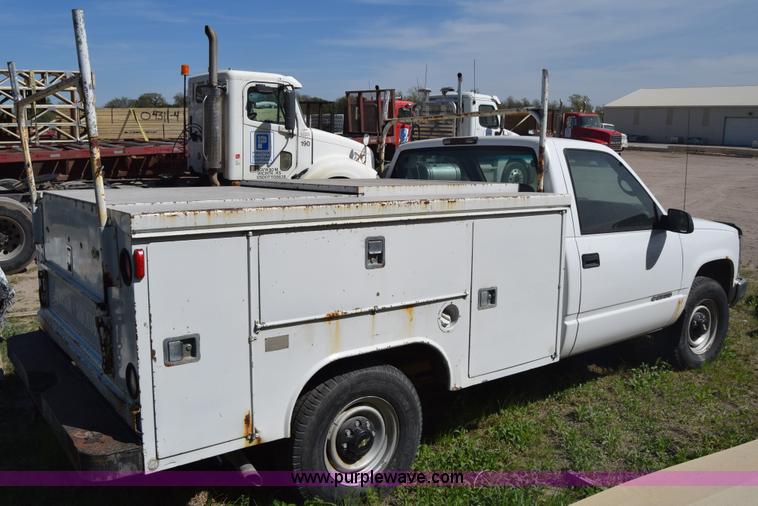 image for item BX9747 1999 Chevrolet 2500 utility truck