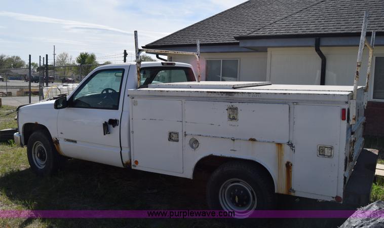 image for item BX9747 1999 Chevrolet 2500 utility truck
