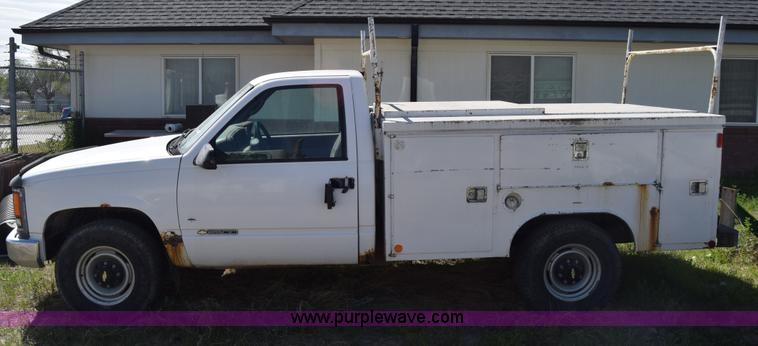 image for item BX9747 1999 Chevrolet 2500 utility truck