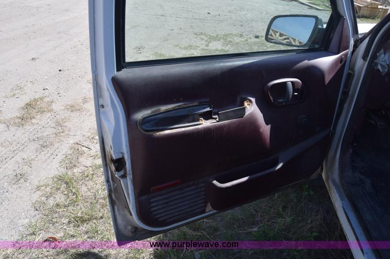 image for item BX9747 1999 Chevrolet 2500 utility truck