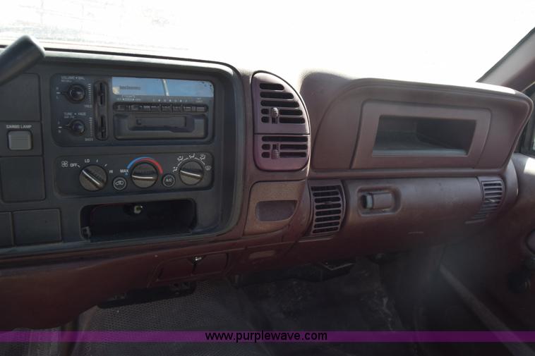 image for item BX9747 1999 Chevrolet 2500 utility truck