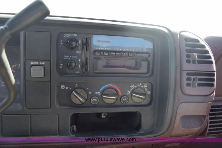 image for item BX9747 1999 Chevrolet 2500 utility truck