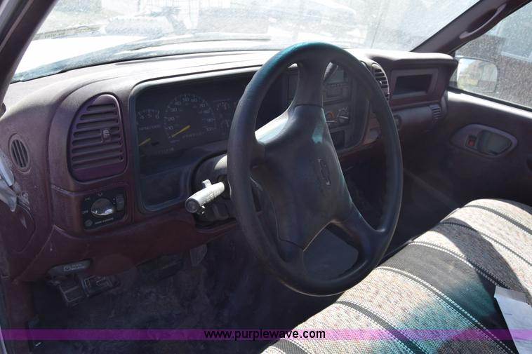 image for item BX9747 1999 Chevrolet 2500 utility truck