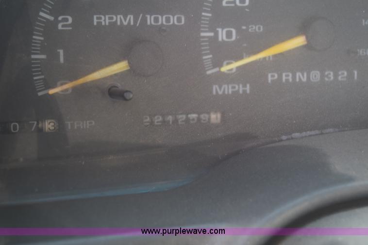 image for item BX9747 1999 Chevrolet 2500 utility truck