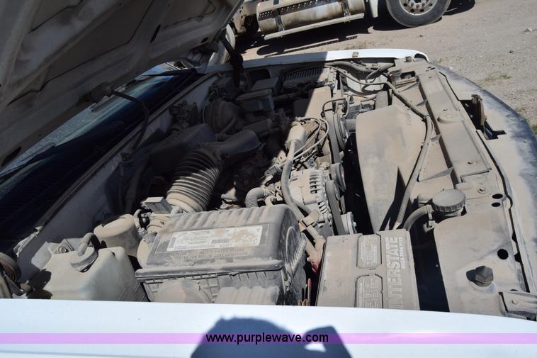 image for item BX9747 1999 Chevrolet 2500 utility truck