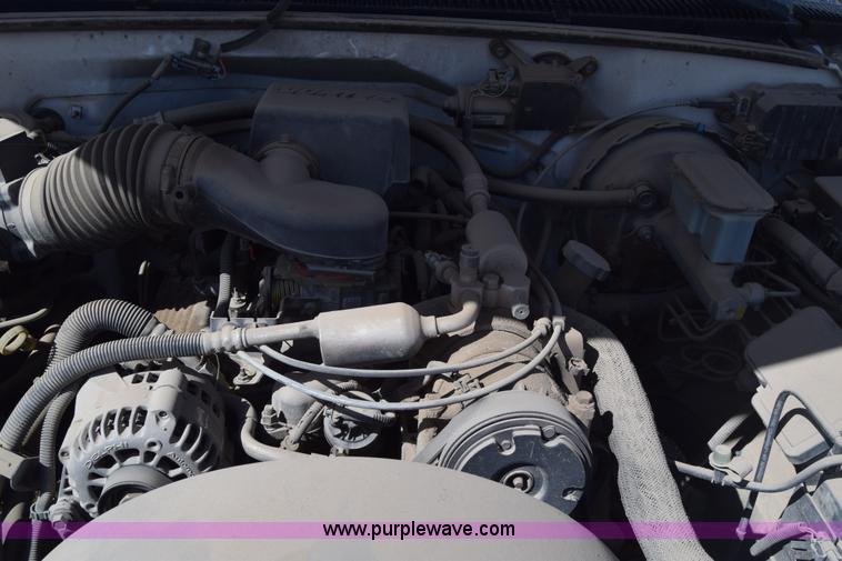 image for item BX9747 1999 Chevrolet 2500 utility truck