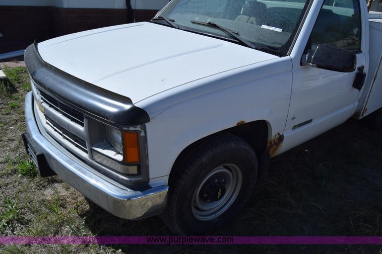 image for item BX9747 1999 Chevrolet 2500 utility truck