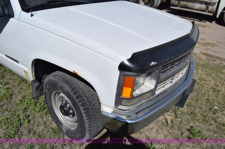 image for item BX9747 1999 Chevrolet 2500 utility truck