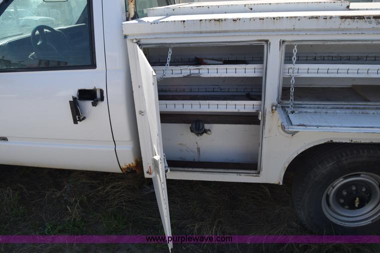 image for item BX9747 1999 Chevrolet 2500 utility truck