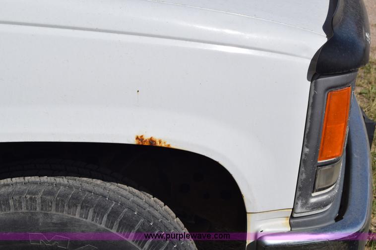 image for item BX9747 1999 Chevrolet 2500 utility truck