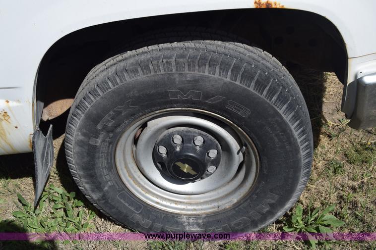 image for item BX9747 1999 Chevrolet 2500 utility truck