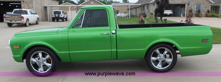 image for item BZ9555 1972 Chevrolet C10 pickup truck