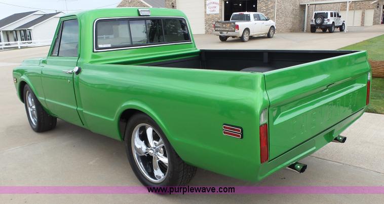 image for item BZ9555 1972 Chevrolet C10 pickup truck