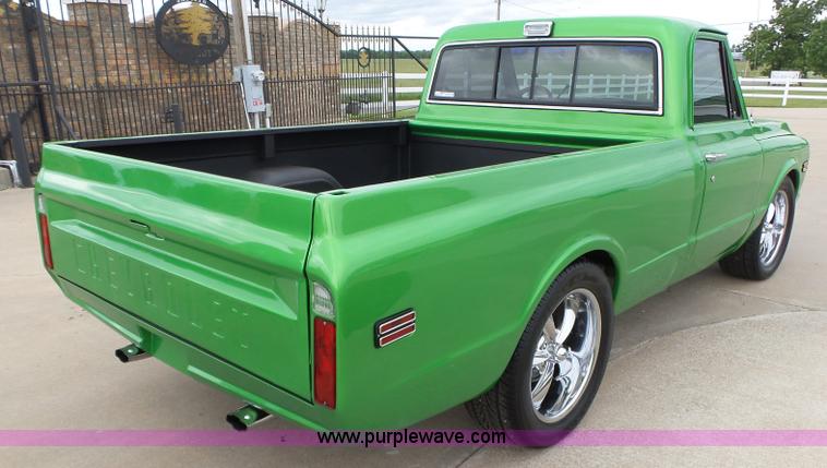 image for item BZ9555 1972 Chevrolet C10 pickup truck