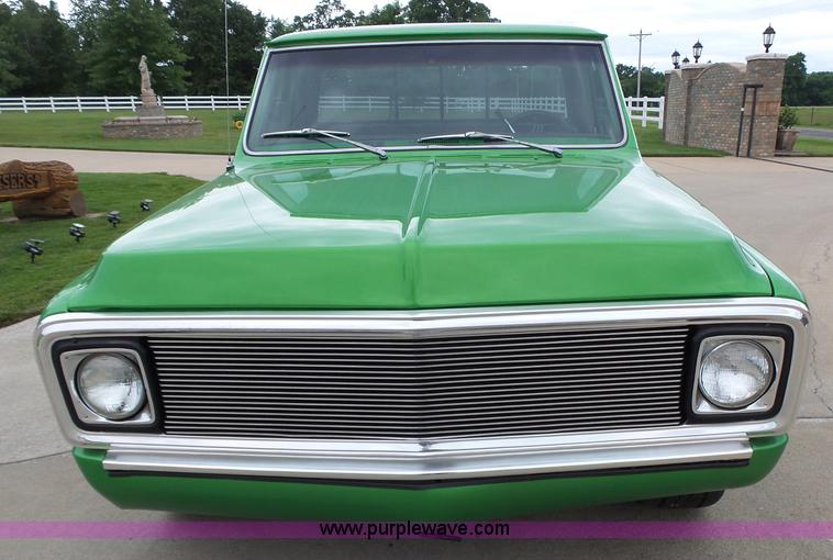 image for item BZ9555 1972 Chevrolet C10 pickup truck